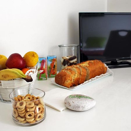 Dimora De Brado Bed & Breakfast Trani Bagian luar foto