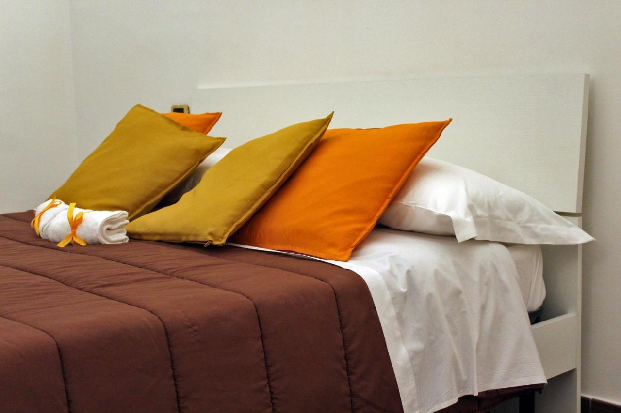 Dimora De Brado Bed & Breakfast Trani Bagian luar foto