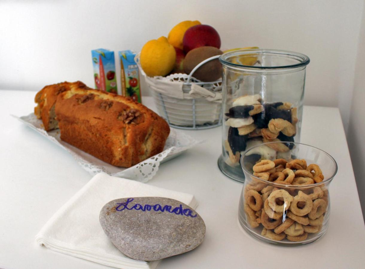 Dimora De Brado Bed & Breakfast Trani Bagian luar foto