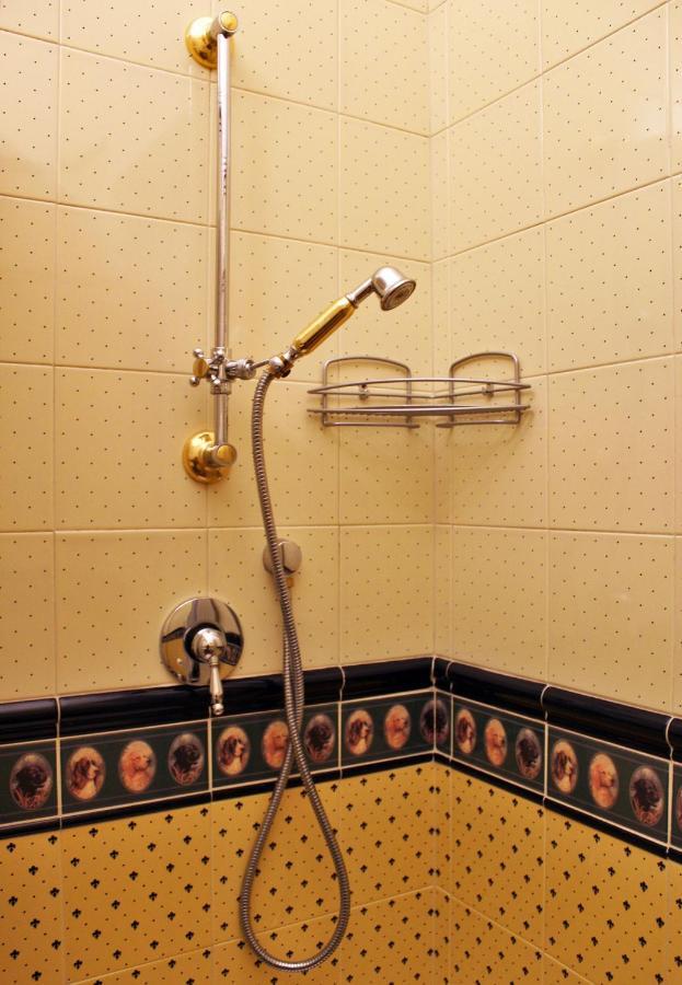 Dimora De Brado Bed & Breakfast Trani Bagian luar foto