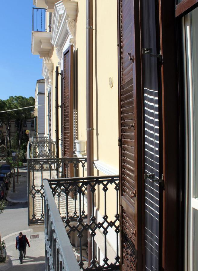 Dimora De Brado Bed & Breakfast Trani Bagian luar foto