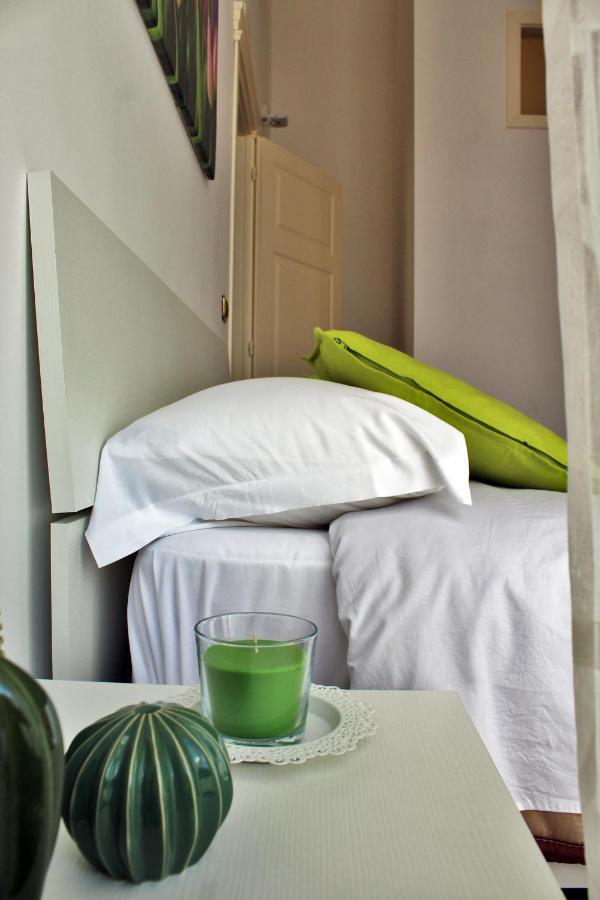 Dimora De Brado Bed & Breakfast Trani Bagian luar foto