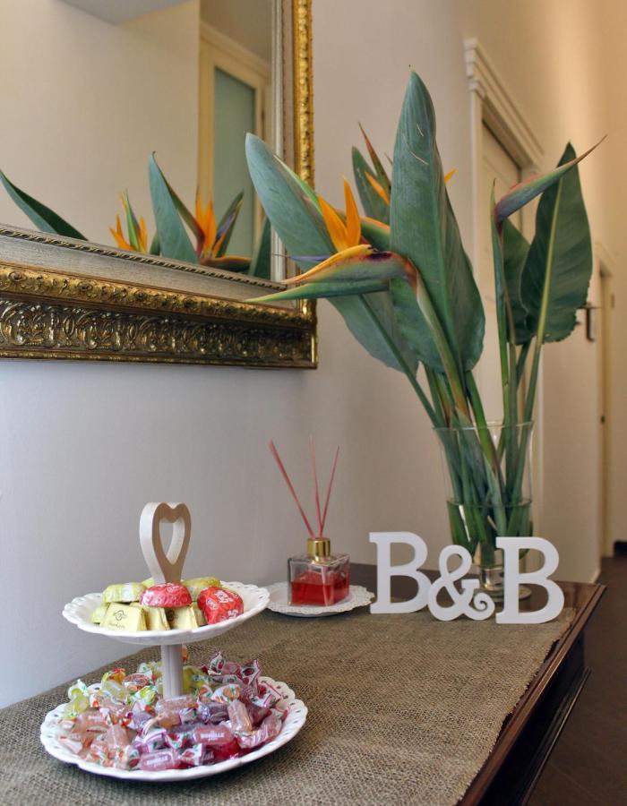 Dimora De Brado Bed & Breakfast Trani Bagian luar foto