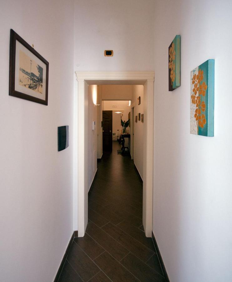 Dimora De Brado Bed & Breakfast Trani Bagian luar foto