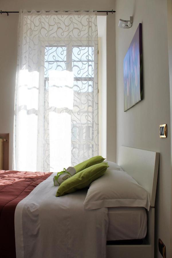 Dimora De Brado Bed & Breakfast Trani Bagian luar foto